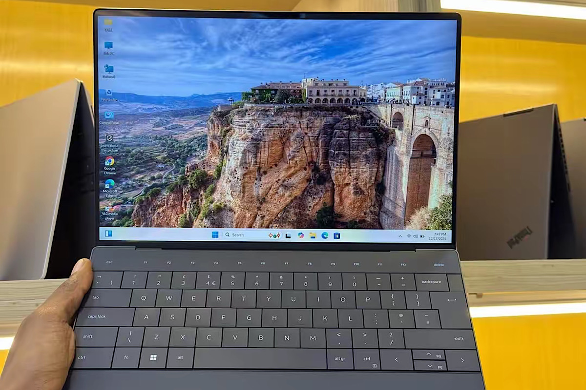 Dell XPS 13 Laptop 20 Juta Kini Dijual Rp6,5 Juta, Touchscreen Bezel Tipis Desain Timeless Flip 360 Derajat 