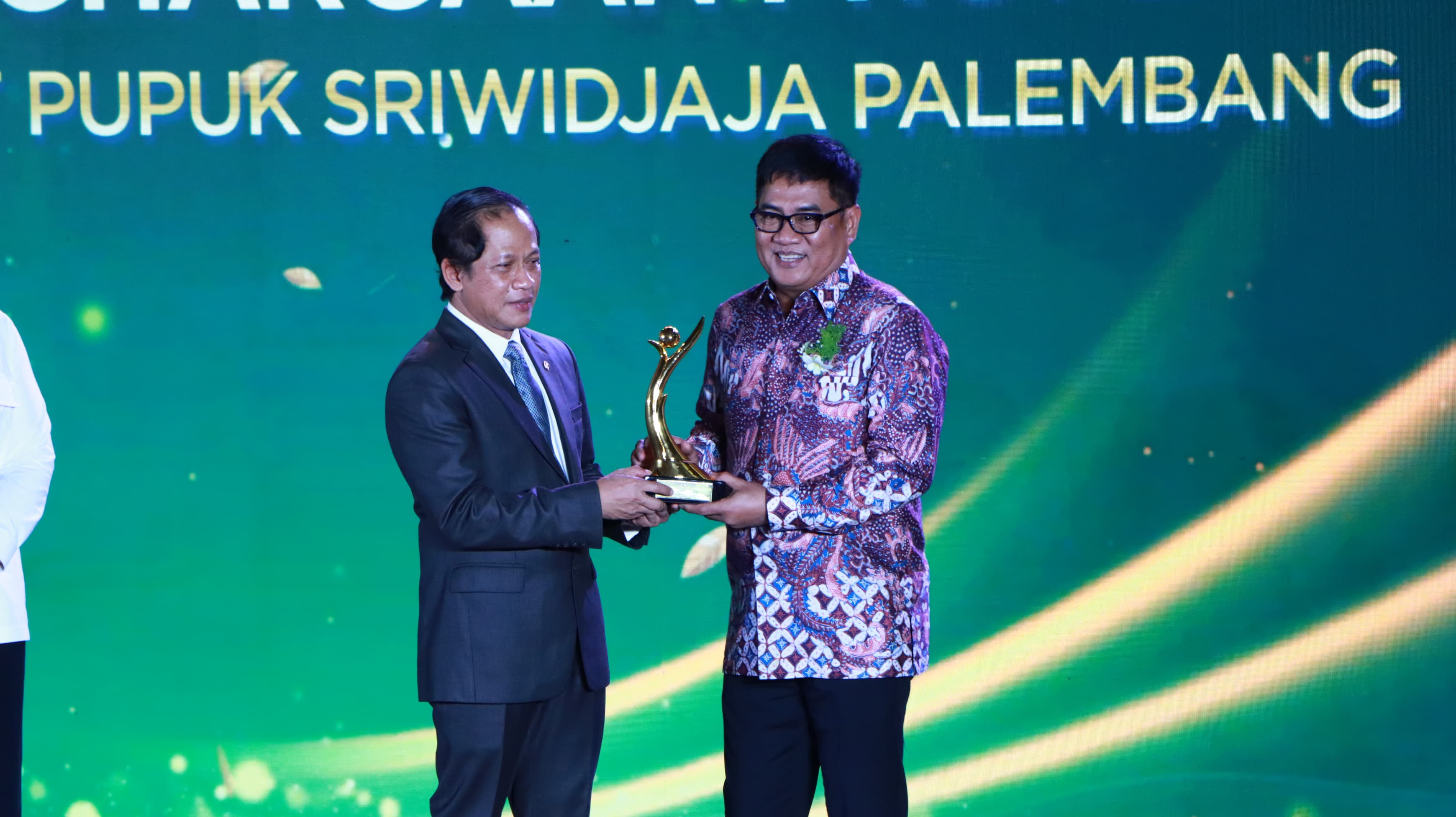 PT Pusri Palembang Raih Penghargaan PROPER Emas 2024, Tunjukkan Komitmen Terhadap Lingkungan Hidup