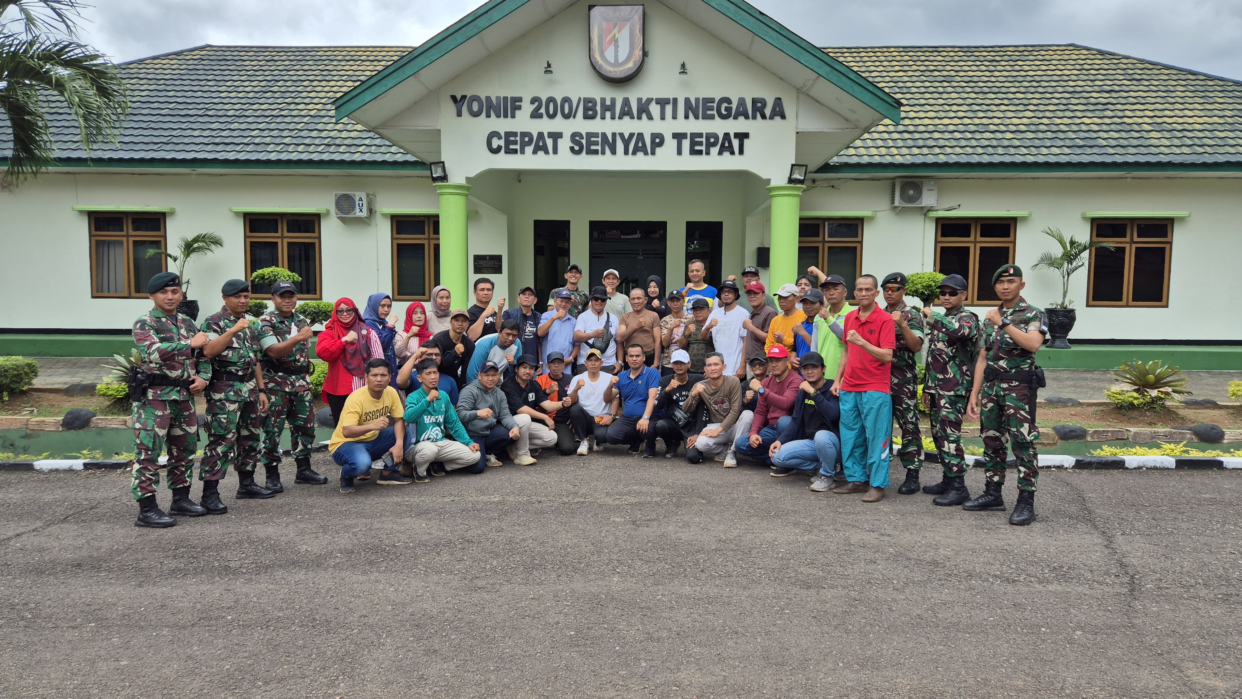 Perumda Pasar Palembang Jaya Tingkatkan Kekompakan Tim Lewat Latihan di Batalyon Raider Yonif 200