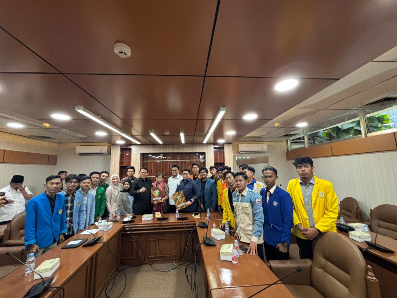 Ketua DPRD Sumsel Andie Dinialdie Kawal Aspirasi Mahasiswa ke Senayan