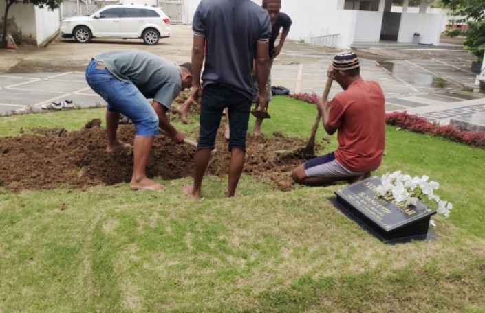 Besok, Almarhum Haji Kms Halim Ali Akan Dikebumikan Berdampingan dengan Makam Istri Tercinta