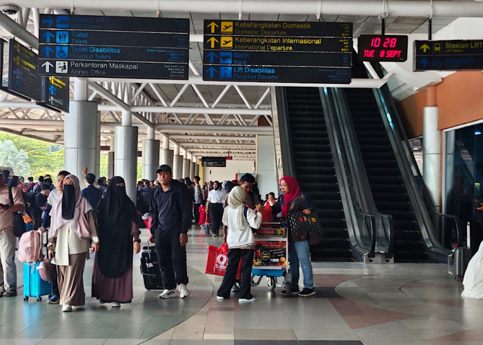 Pasca Erupsi Anak Gunung Krakatau, Penerbangan Rute Jakarta di Bandara SMB II Kembali Beroperasi
