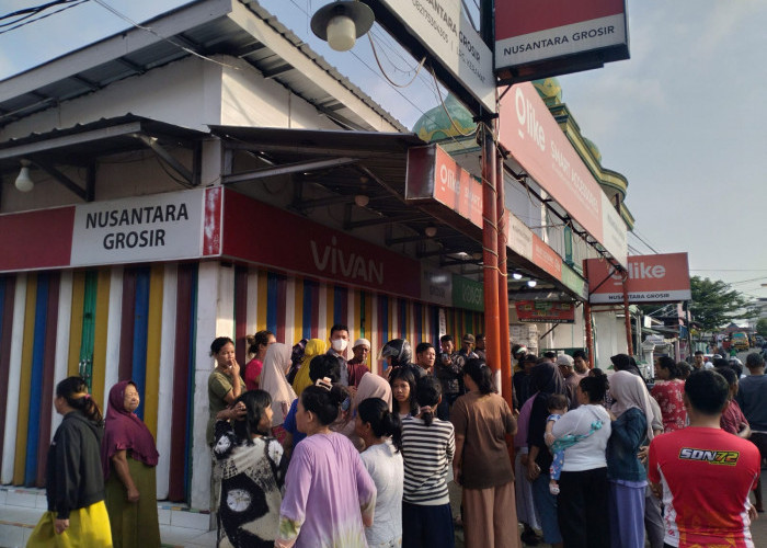 Wanita Jatuh Meninggal Mendadak di Tepi Jalan KH Azhari Palembang Terekam Kamera CCTV, Ternyata Terpantau? 