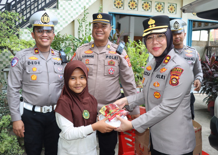Kapolres Ogan Ilir Salurkan Bantuan Lewat Program Mobil Senyum di Panti Asuhan Mawar Putih Indralaya