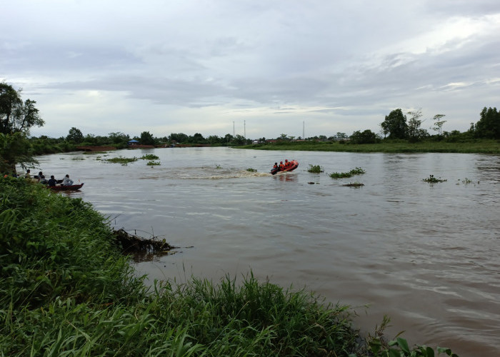 Diterjang Angin Kencang, Perahu Sampan Terbalik di Sungai Ogan, 1 Penumpang Dinyatakan Hilang Tenggelam 