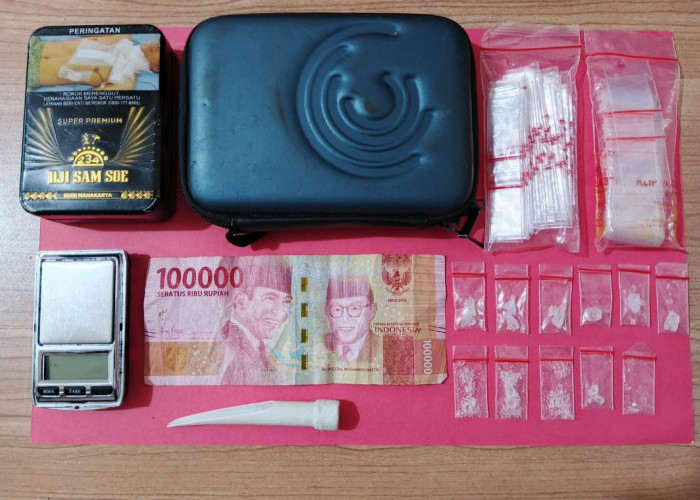 Diamankan Saat di Kamar Mandi, Polres OKI Temukan 11 Paket Sabu di Kaleng Kotak Rokok