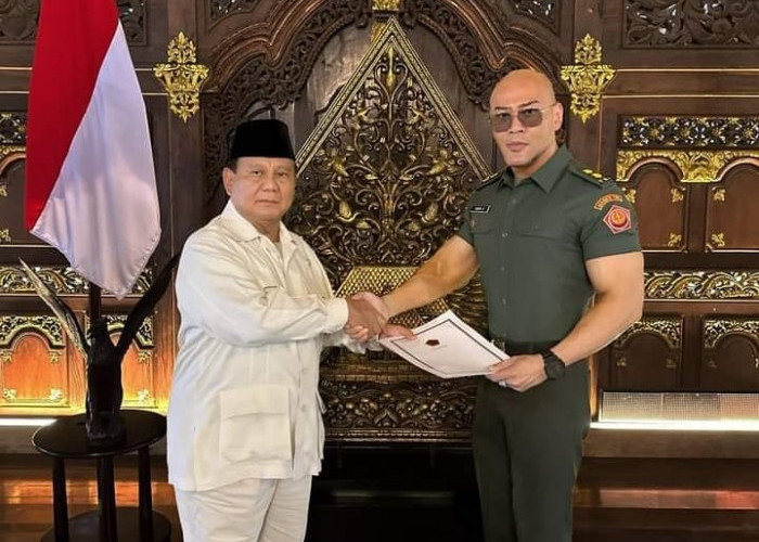 Wow..! Deddy Corbuzier Sandang Pangkat Letnan Kolonel Tituler TNI AD