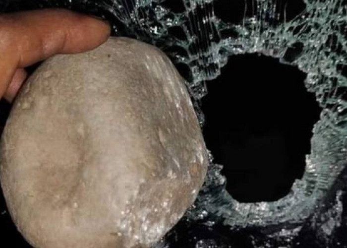 Lagi, Teror Lempar Batu di Jalinsum Muratara Kembali Berulah, Kaca Mobil Pecah 
