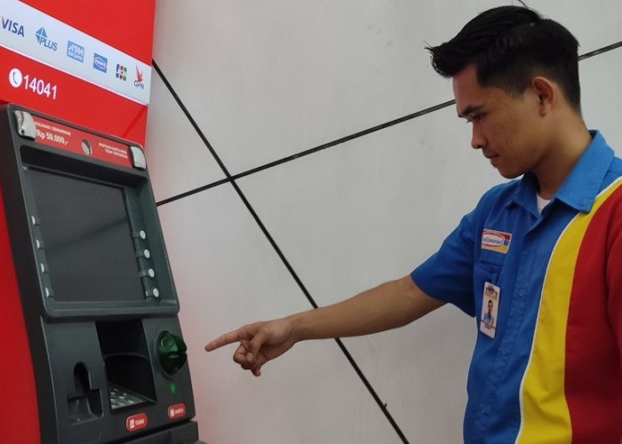 Modus Ganjal Tusuk Gigi Exit Shutter Mesin ATM Marak, Pelaku Belajar dari YouTube, Emak-emak Wajib Waspada Ya!