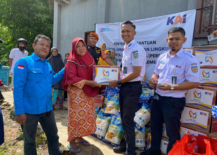 KAI Divre III Palembang Salurkan 300 Paket Sembako untuk Masyarakat Sumsel Sambut Ramadhan 1446 H