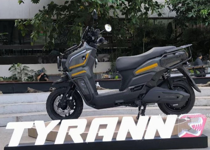 Motor Listrik Tyranno Seperti Hape, Layar Touchscreen Sudah Tahan Air IP67, Ada Speaker Buat Dengar Lagu 