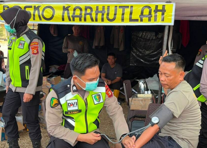 Berjibaku Tangani Karhutla di Ogan Ilir, 23 Personel Samapta BKO Polda Sumsel Jalani Pemeriksaan Kesehatan