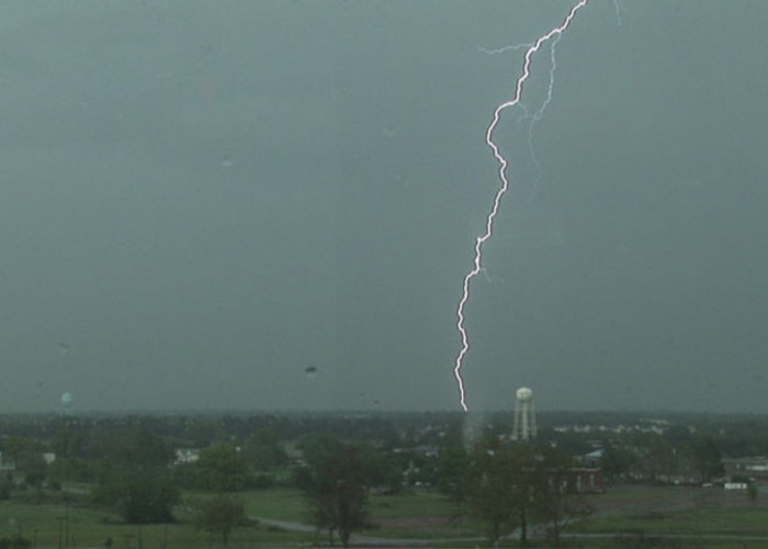 Pekerja Sawit Meninggal Dunia Tersambar Petir Saat Berteduh di Poskodal