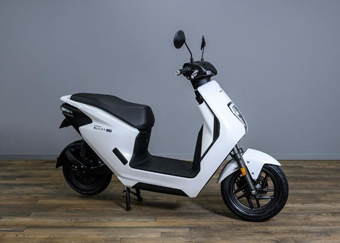 6 Rekomendasi Motor Listrik Tangguh di 2026, Baterai Jumbo Jarak Tempuh Jauh