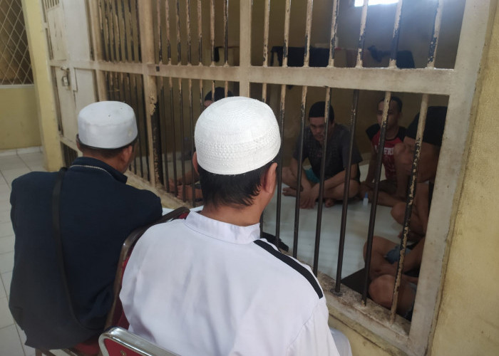 21 Tahanan Polres Ogan Ilir Khusyuk Dengarkan Tausiyah Ustadz, Bahas Soal Taubat Usai Jalani Proses Hukum