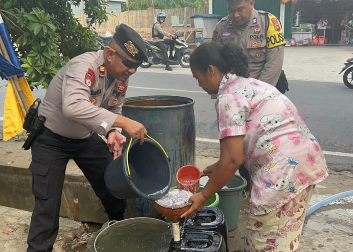 Polres Prabumulih Ikut Bantu Warga yang Mulai Kesulitan Air Bersih