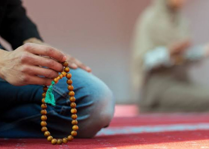 Amalan Dzikir di Bulan Rajab Sesuai Anjuran Rasulullah SAW, Pahalanya Seluas 7 Lapis Langit dan Bumi