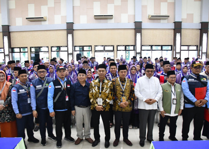 Proses Pemberangkatan Jemaah Haji Gelombang Pertama Embarkasi Palembang Sisakan 1 Kloter Lagi