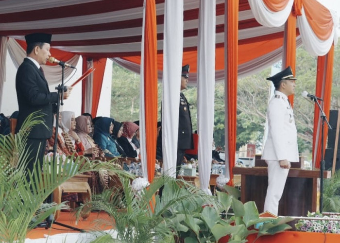 Ketua DPRD Bacakan UUD 1945 di Upacara HUT ke-78 Kemerdekaan RI Kabupaten Ogan Ilir