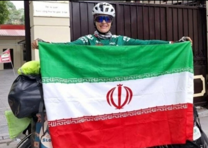 Kayuh Misi Perdamaian, Pesepeda Cantik Asal Iran Tempuh 8.000 Kilometer Keliling Asia dan Tiba di Indonesia