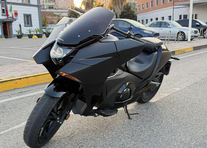 Honda Ternyata Pernah Rilis Motor ‘Batman’, NM4 Vultus: Moge Cruiser Desain Cakep Futuristik 