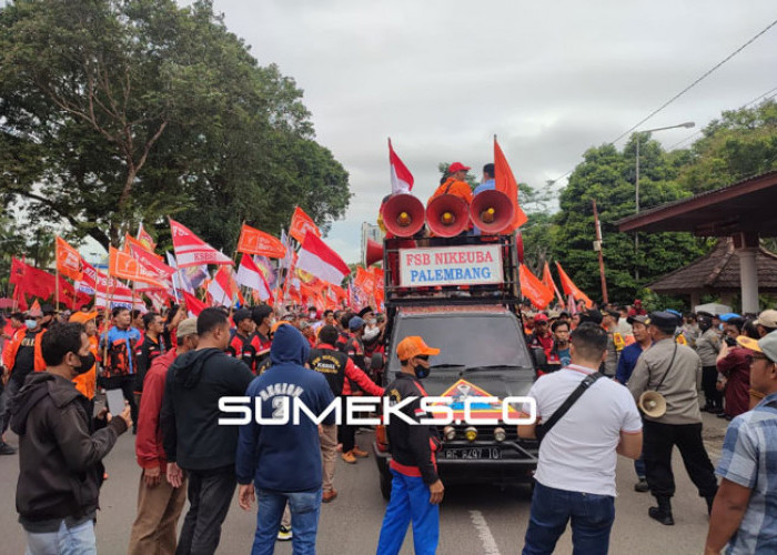 Ribuan Buruh Kepung DPRD Sumsel, ini Tuntutannya