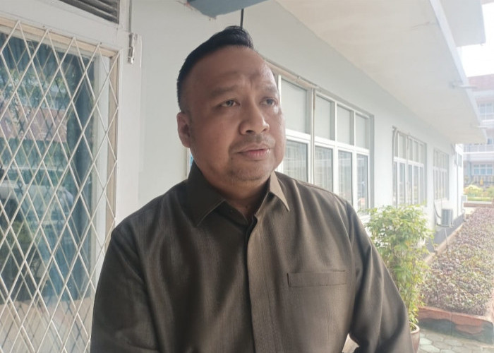 Sidak ke SMAN 1 Palembang, Anggota DPRD Sumsel Pastikan Penerimaan Murid Baru Berjalan Sesuai Prosedur