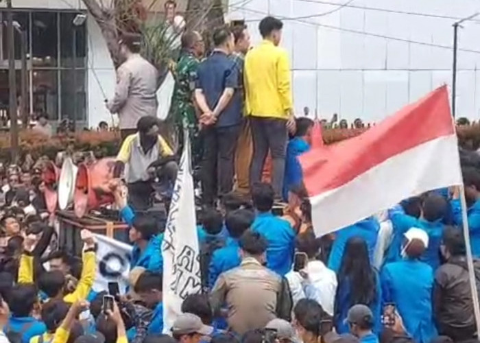 Ketua DPRD Sumsel Sepakati 7 Tuntutan Aliansi Mahasiswa Sumsel, Mendorong RUU Perampasan Aset Secepatnya 