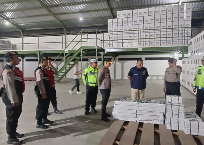 Polres Muara Enim Perkuat Pengamanan Gudang Logistik KPUD Jelang Pilkada Serentak 2024