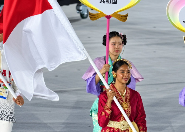 Meydiana Laviola Kenakan Karya Ghea Panggabean, Budaya Bali Hadir di Panggung Penutupan Asian Games 2026