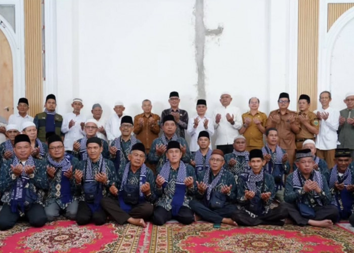 Lepas Jamaah Umrah Akbar Albukhori Travel, Wabup Ogan Ilir Doakan Keselamatan Perjalanan Ibadah