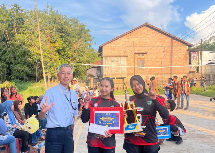PT Tanjungenim Lestari Pulp and Paper Dukung Suksesnya Turnamen Voli ‘Kades Cup’ Desa Siku