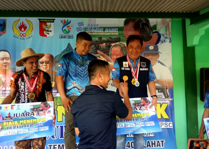 WOW! Cik Ujang Raih 2 Mendali di Kejuaraan Menembak Bupati Cup 2023