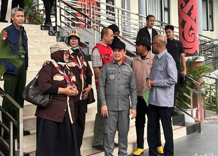 Kabut Asap Tebal, Pesawat yang Ditumpangi Menhut Gagal Mendarat di Bandara Supadio Pontianak