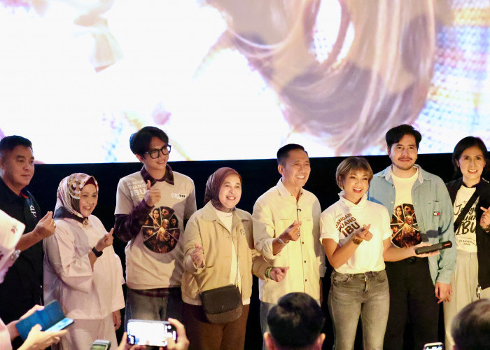 Hadiri Gala Premiere 'Jangan Buang Ibu' Ratu Dewa Ajak Muliakan Ibu