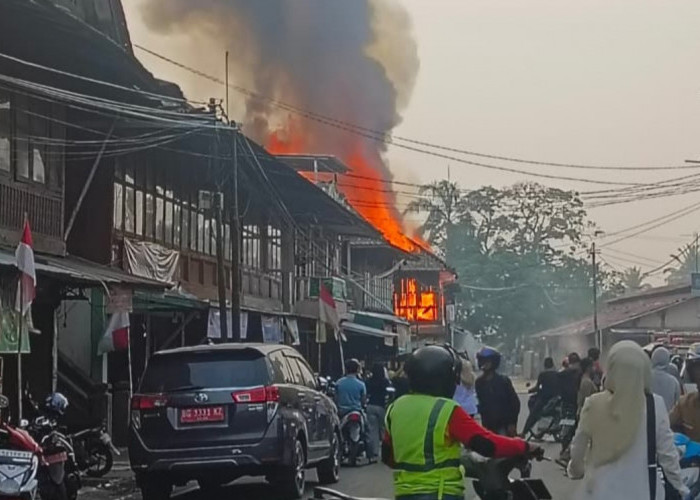 Rumah Panggung Semi Permanen di Kayuagung Hangus Terbakar, Dihuni 12 KK