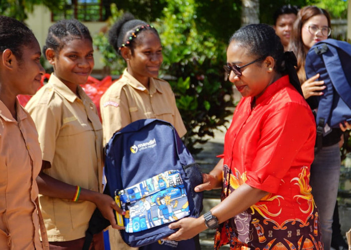 Wujudkan Generasi Unggul, Bank Mandiri Bagikan Ribuan Paket Buku melalui Mandiri Peduli Sekolah