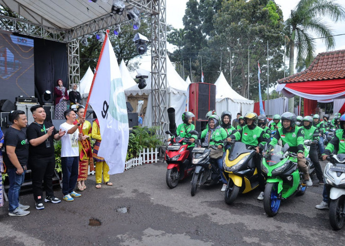 Peringati HUT Kota Palembang, Puluhan Mitra Driver Gojek Gelar Konvoi