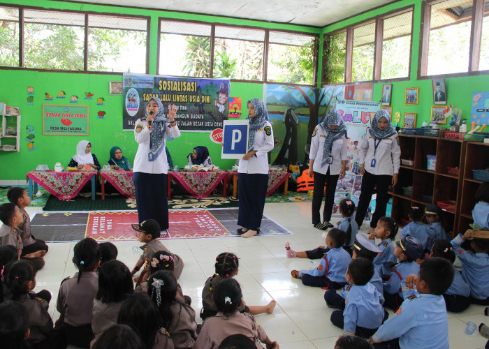 Anak-Anak TK Anggrek Teluk Gelam Diberi Edukasi Kesadaran Lalu Lintas Sejak Usia Dini