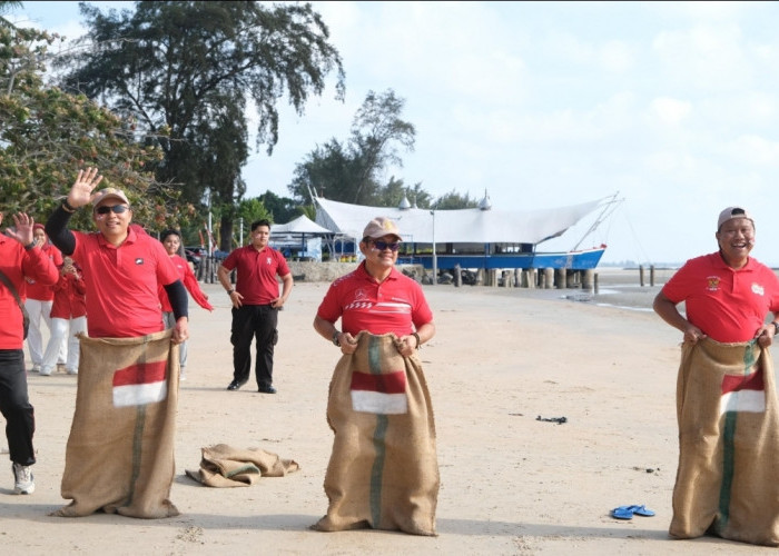 SERU Meriahkan Hari Pengayoman ke-81, Kanwil Kemenkum Babel Gelar Lomba Balap Karung dan Bakiak di Pantai Pasi