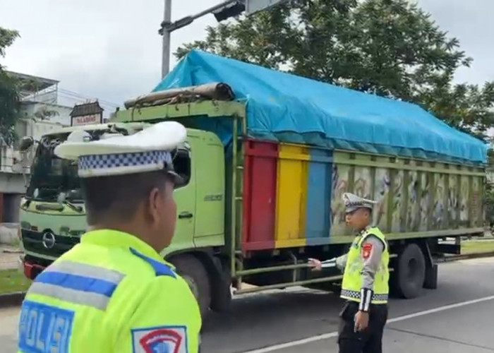 Ops Ketupat Musi 2026, Polisi Tahan Truk ODOL Demi Kelancaran Mudik