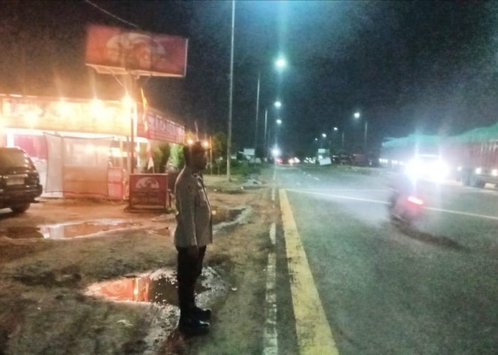 Antisipasi 3C dan Jaga Kamtibmas Tetap Kondusif, Polsek Pemulutan Laksanakan Patroli Malam