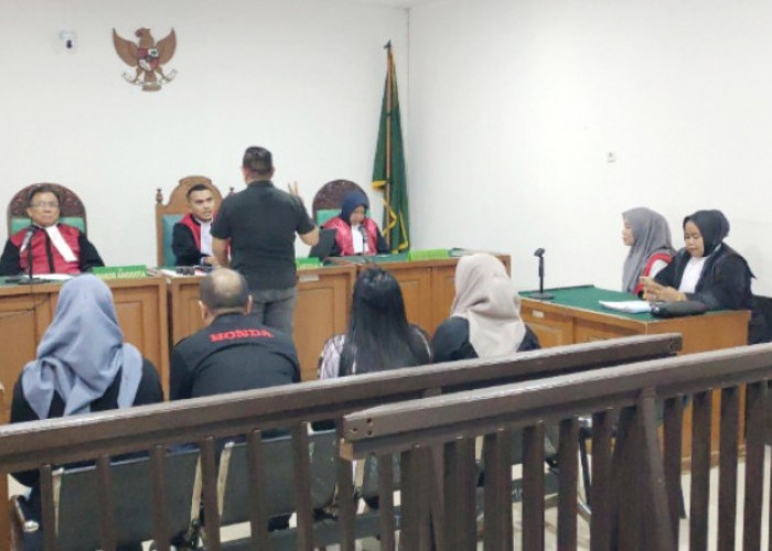 Kasir Didakwa Gelapkan Rp882 Juta untuk Judi Online, Hakim Cium Dugaan Kelalaian Pihak Manajemen Dealer Motor