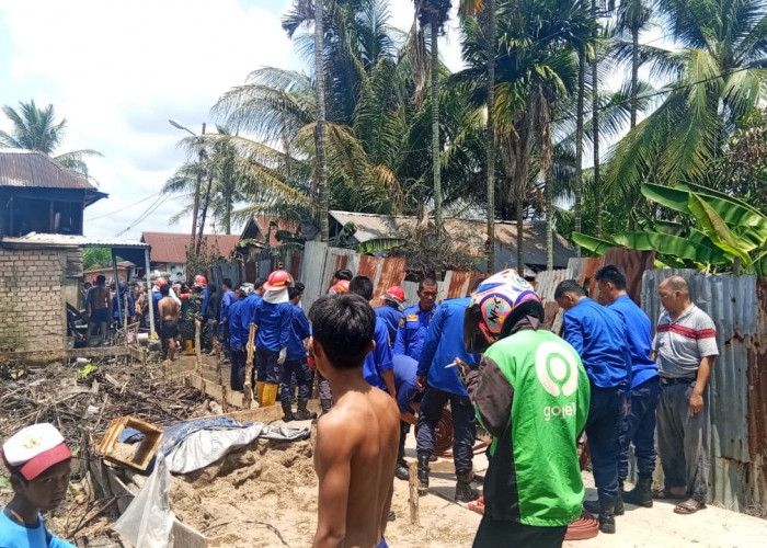 Rumah Semi Permanen di Kecamatan Plaju Palembang Rata dengan Tanah, Diduga Api Berasal dari Dapur Rumah 