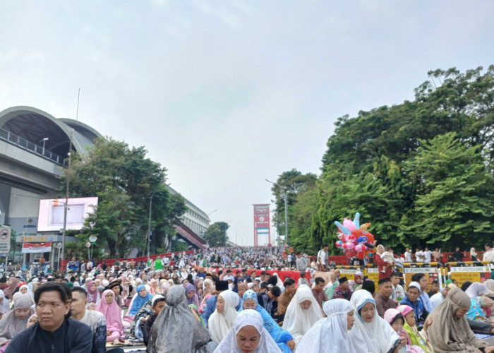 Sholat Idul Adha di Jembatan Ampera: Pengalaman Pertamaku di Tengah Ribuan Jemaah Masjid Agung Palembang