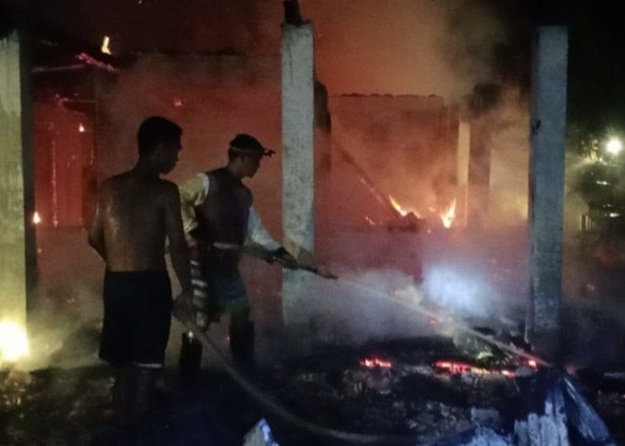 Si Jago Merah Kembali Mengamuk di Ogan Ilir, 1 Unit Rumah Panggung Ludes Terbakar, Kerugian Capai Rp 300 Juta