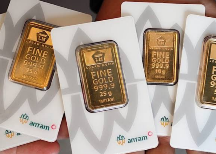 Harga Emas Antam Hari Ini Turun Rp10.000 per Gram