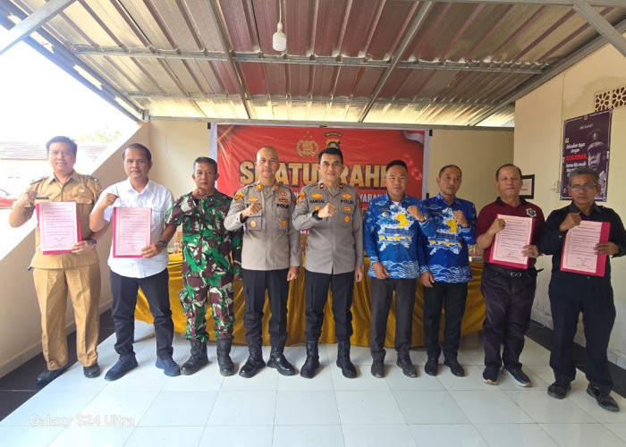 Cegah Karhutla, Polres OKI Gandeng Warga Pedamaran dan Bantu Korban Kebakaran