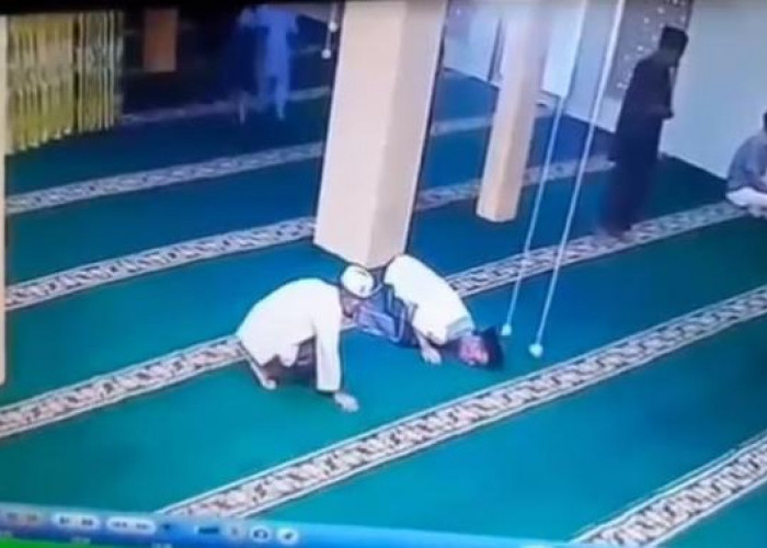 5 Jemaah Masjid di Indonesia Wafat Ketika Salat Selama Ramadan 2023, Nomor 5 Bikin Cemburu Umat Muslim Dunia