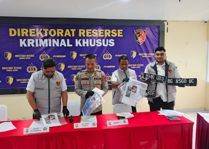Polda Sumsel Amankan 3 Sopir Saat Gerebek Lokasi Penimbunan BBM Solar Subsidi Berkedok Bengkel Las